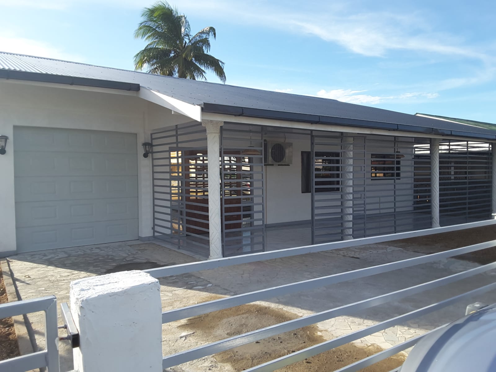 IMG-20191113-WA0000 voorkant huis tilly